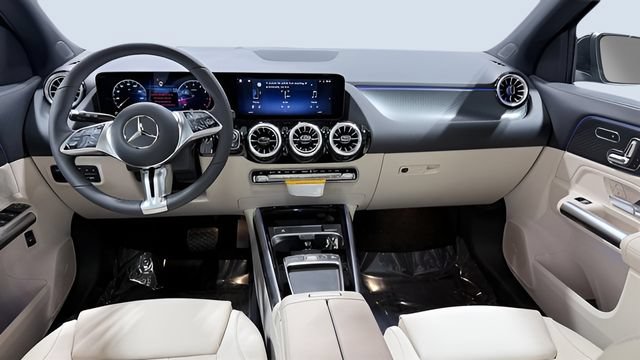 Used 2026 Mercedes-Benz GLA 250 4MATIC image 12