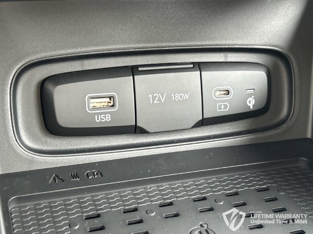 New 2026 Hyundai Venue SEL FWD image 31