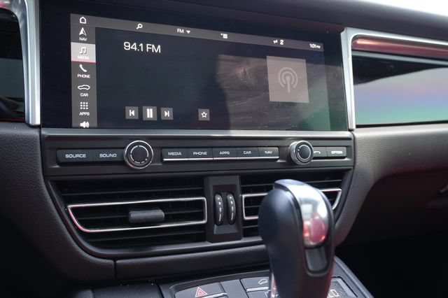 Used 2019 Porsche Macan AWD/4WD image 15