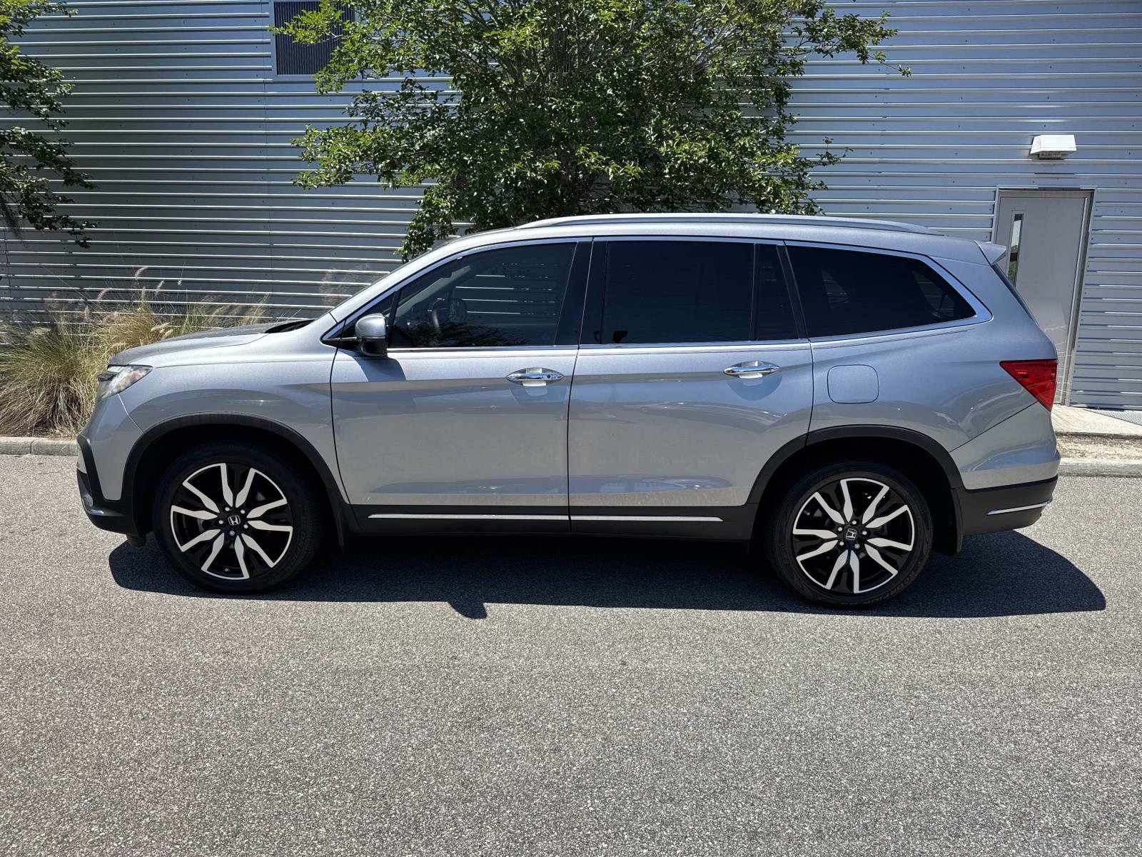 Used 2021 Honda Pilot Touring image 2