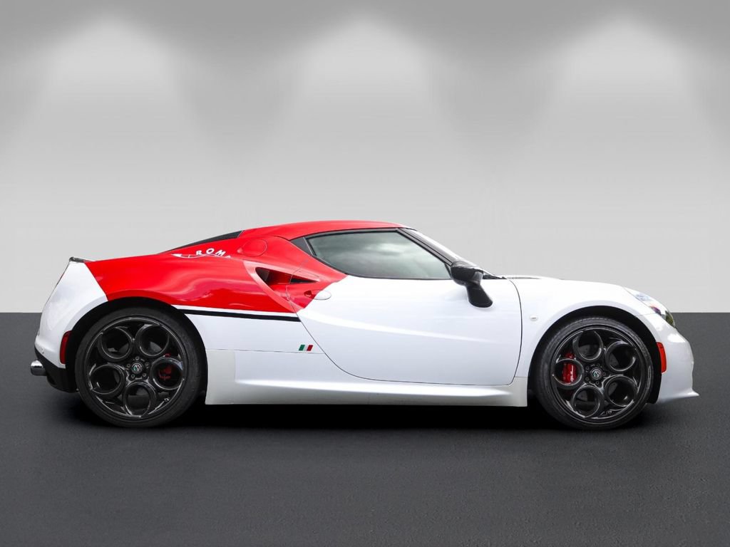 Used 2017 Alfa Romeo 4C Coupe w/ Coupe Track Package 1 RWD image 2