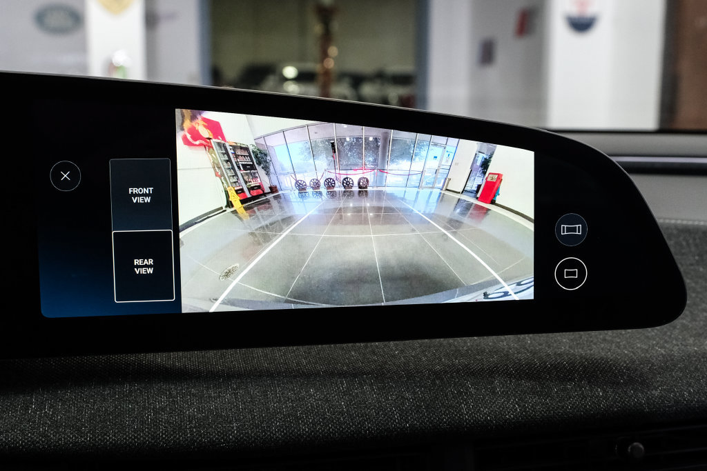 Used 2025 Lucid Air Touring AWD/4WD image 21