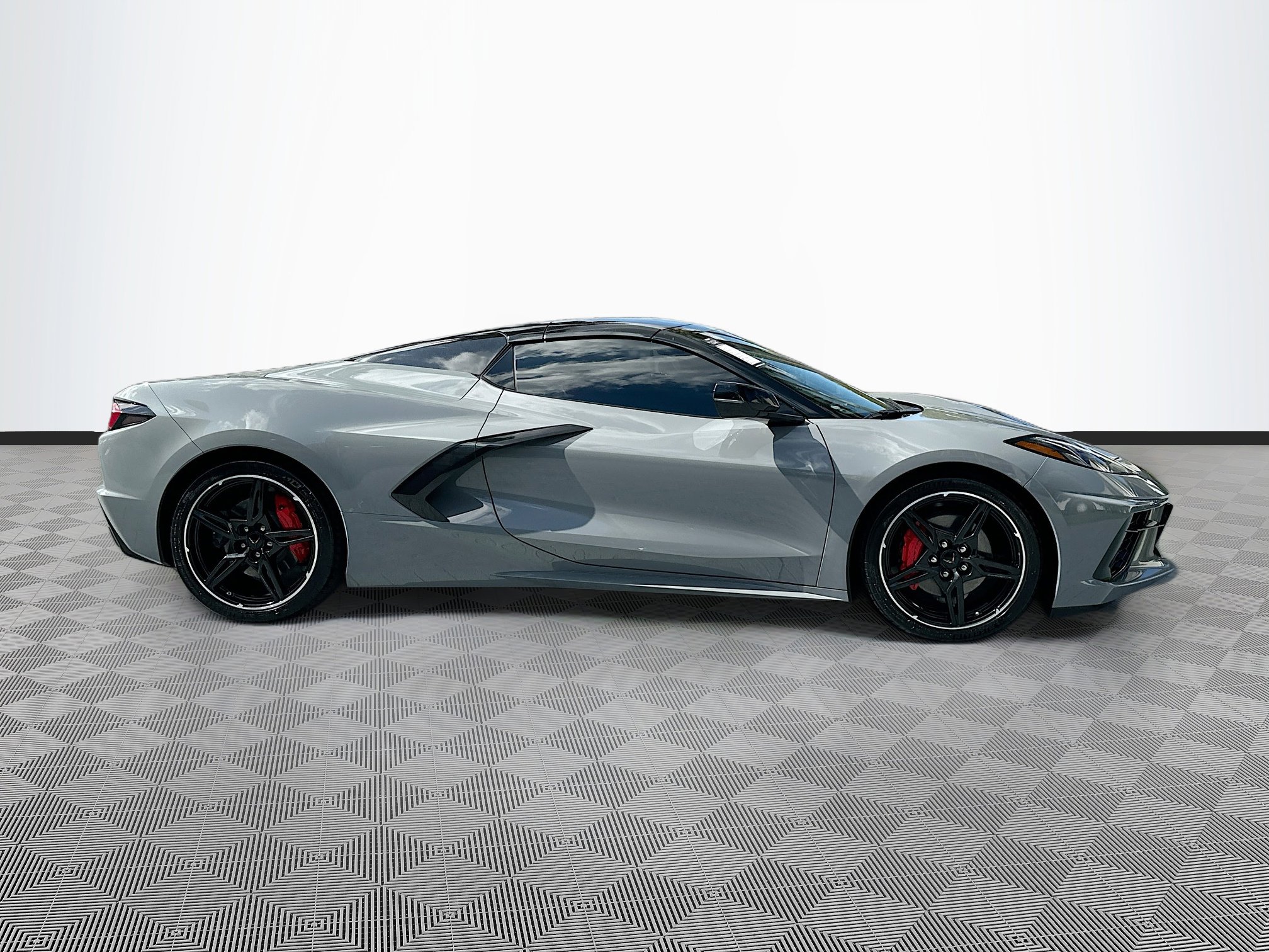 Used 2025 Chevrolet Corvette 2LT w/ Stealth Interior Trim Package image 8