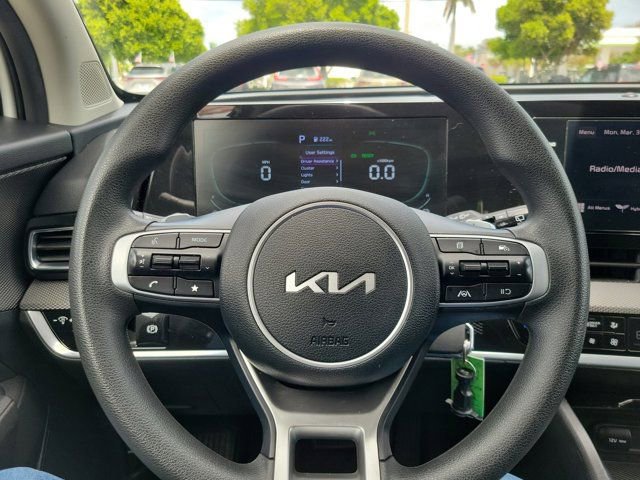 Used 2023 Kia Sportage LX AWD/4WD image 16