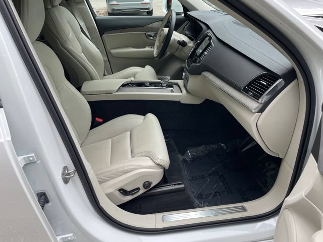 Certified 2025 Volvo XC90 T8 Ultra w/ Protection Package Premier AWD/4WD image 13