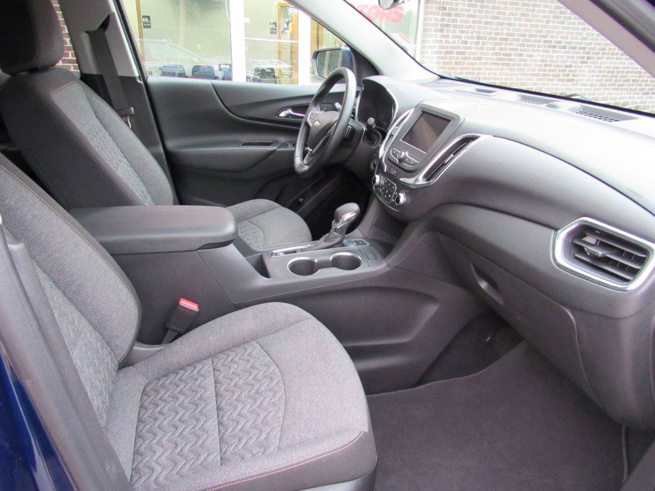 Used 2023 Chevrolet Equinox LT AWD/4WD image 30