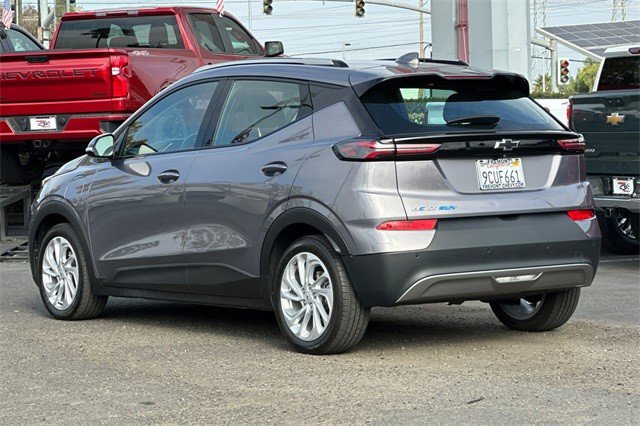 Certified 2022 Chevrolet Bolt EUV LT w/ Comfort Package image 8