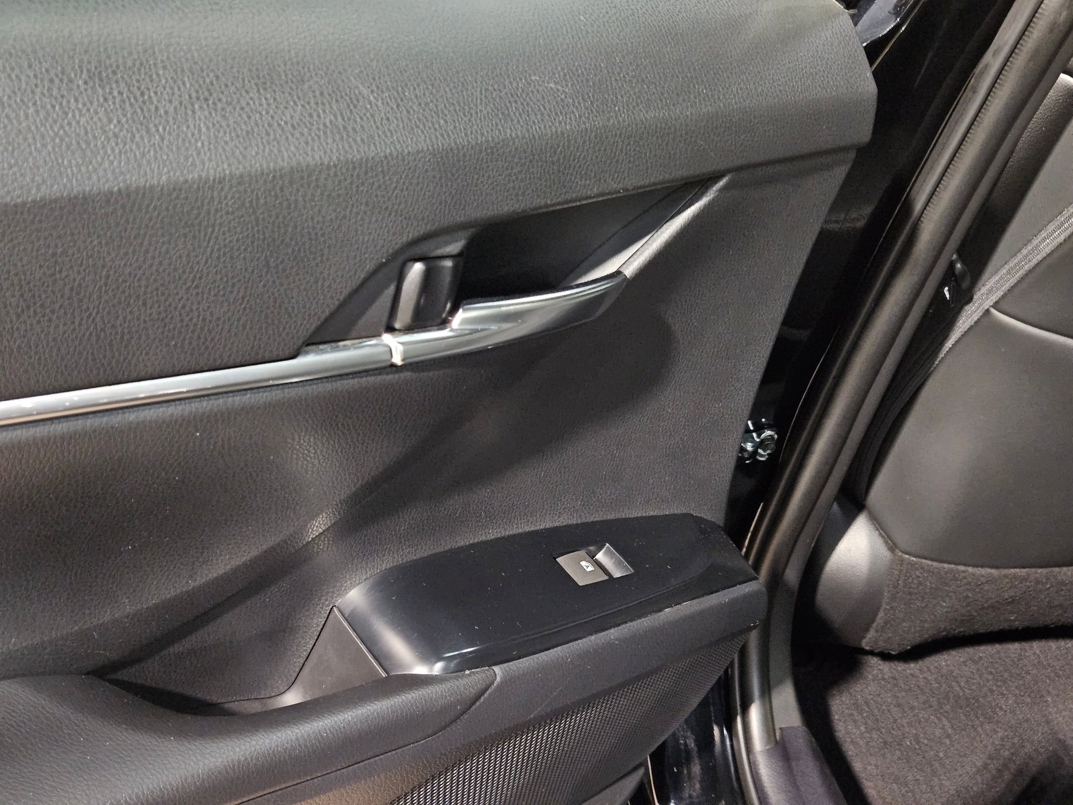 Used 2020 Toyota Camry SE image 33