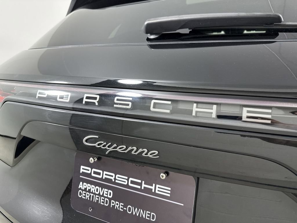 Certified 2023 Porsche Cayenne Platinum Edition image 19