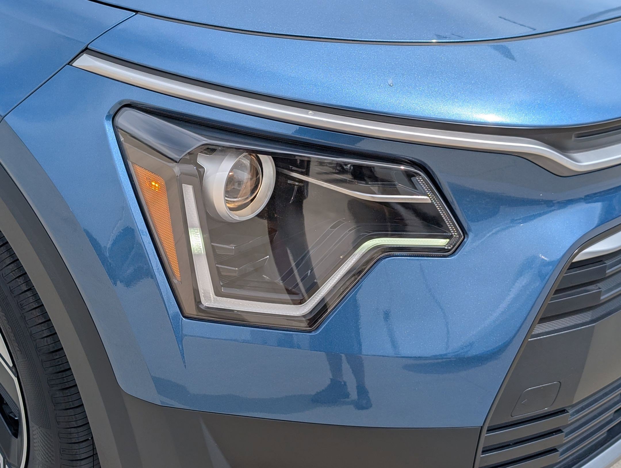 Certified 2025 Kia Niro EX image 10