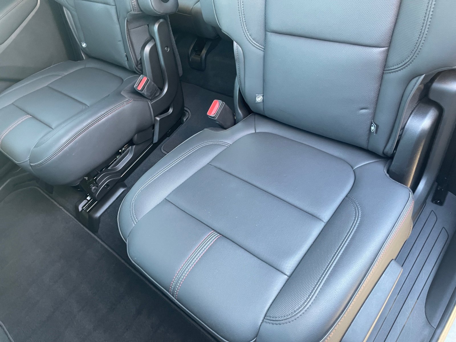 Used 2023 Chevrolet Traverse RS image 13