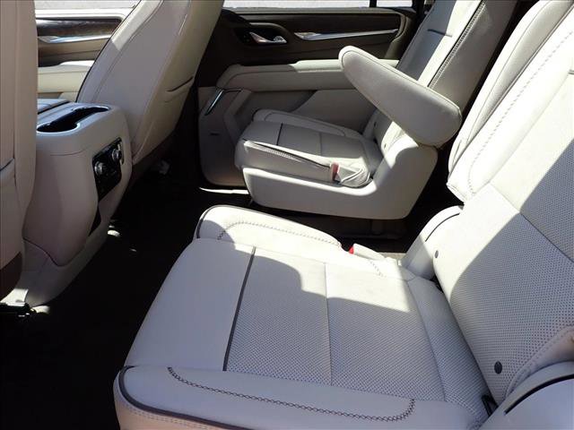 Used 2023 GMC Yukon XL Denali AWD/4WD image 11