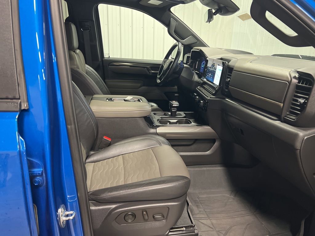 Certified 2022 Chevrolet Silverado 1500 ZR2 w/ Technology Package image 8