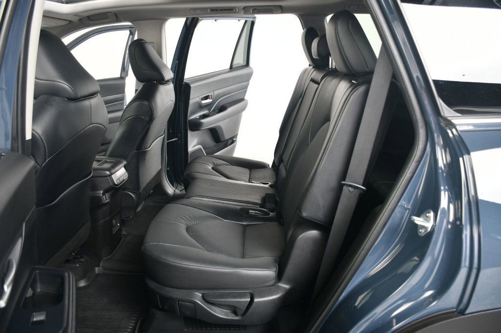Used 2024 Toyota Grand Highlander AWD Hybrid image 33