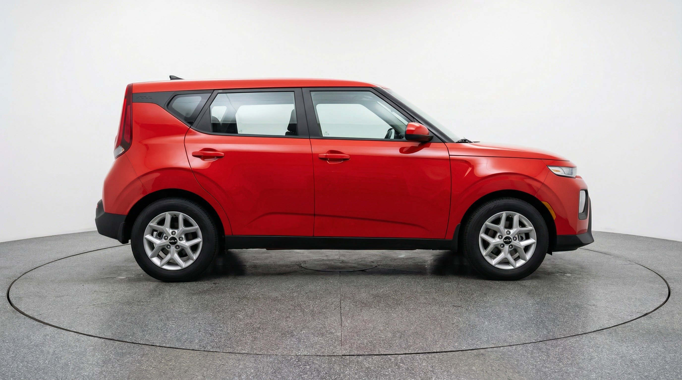Used 2025 Kia Soul LX w/ LX Technology Package image 11