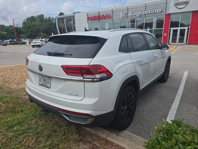 Used 2023 Volkswagen Atlas Cross Sport SE w/ Panoramic Sunroof Package FWD image 4