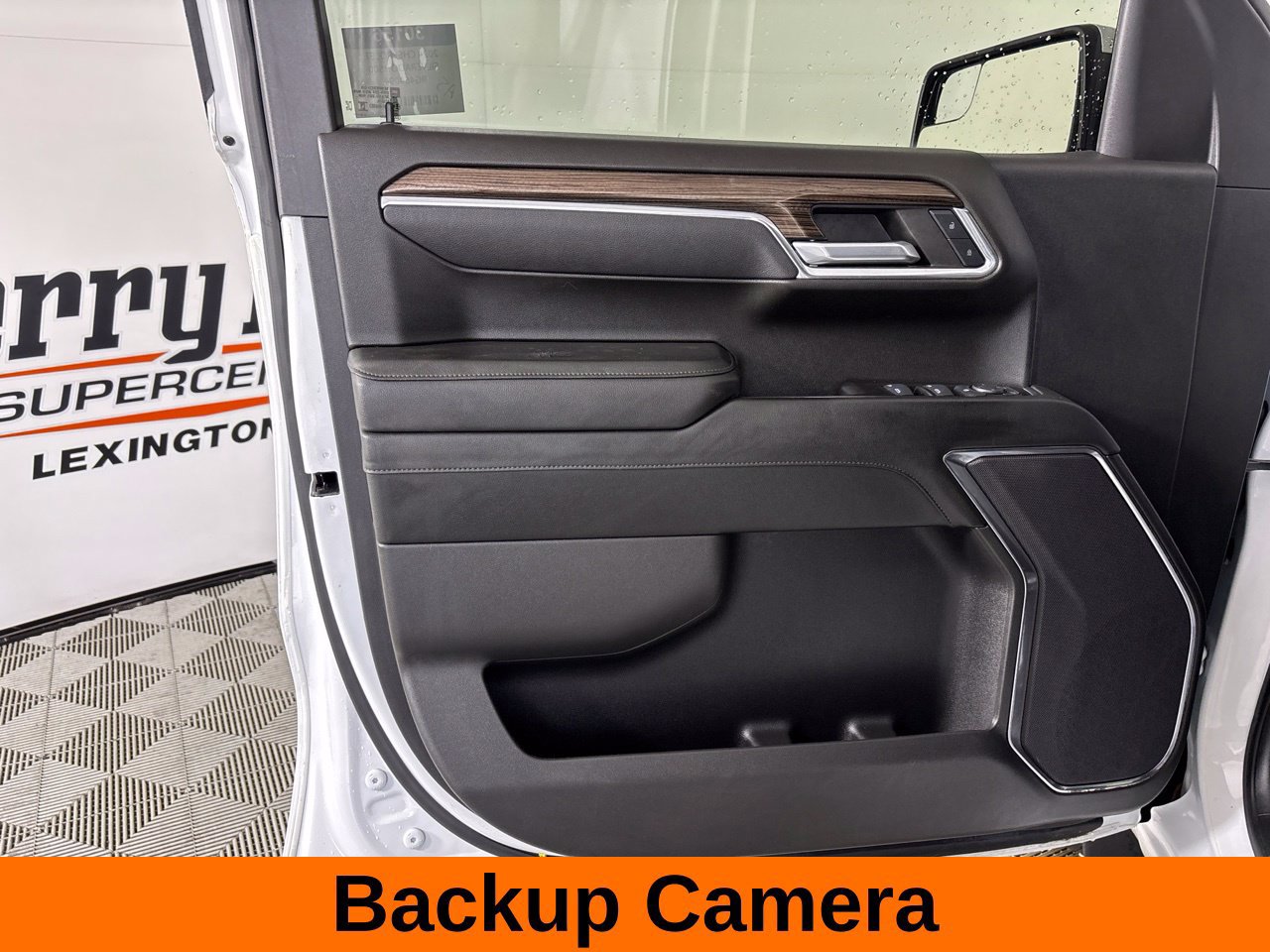 Used 2024 Chevrolet Silverado 1500 LT AWD/4WD image 10