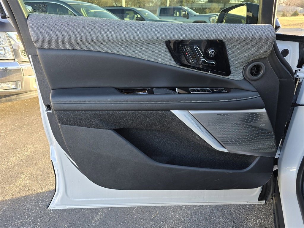 Used 2025 Cadillac Optiq Sport 2 w/ LPO, Floor Liner Package image 11