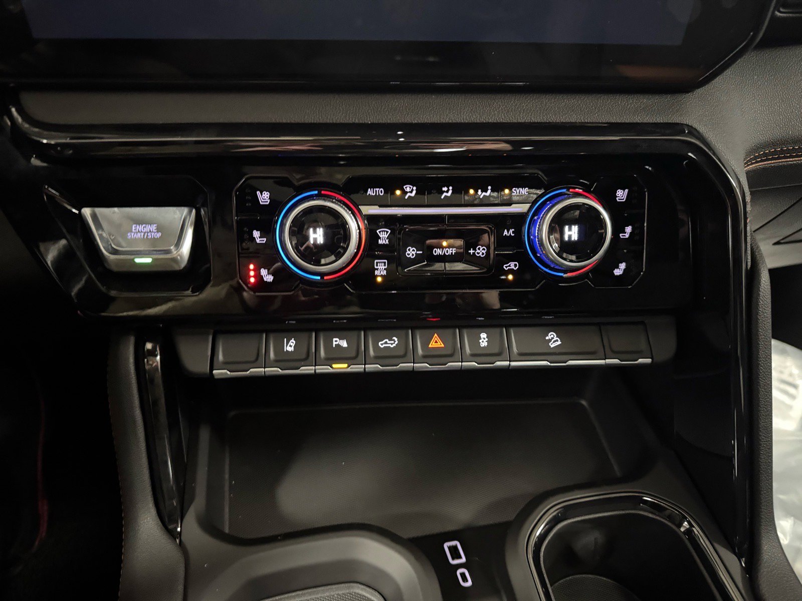 New 2026 GMC Sierra 2500 AT4 w/ AT4 Premium Plus Package image 22