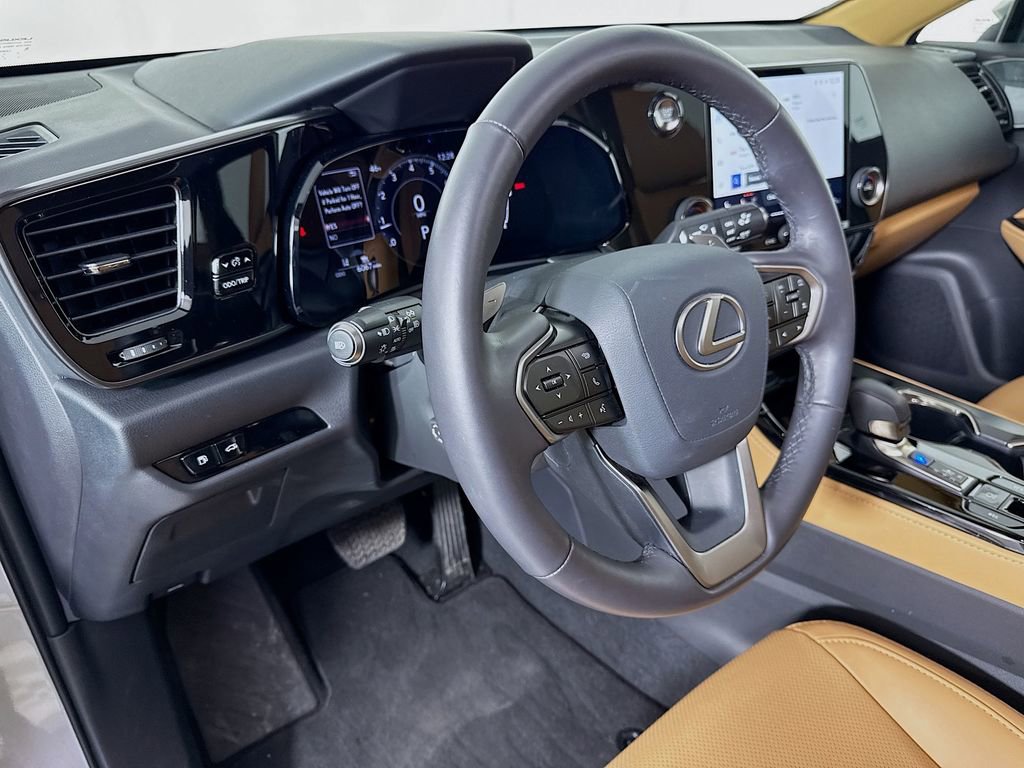 Used 2025 Lexus NX 250 FWD w/ Premium Package image 9