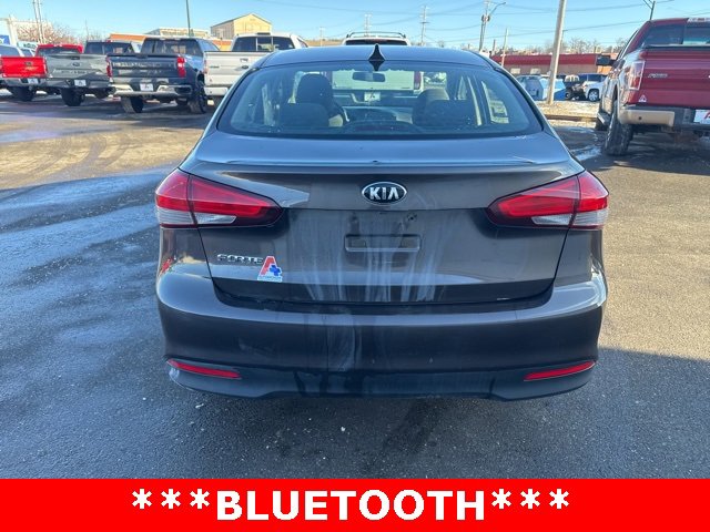 Used 2017 Kia Forte LX w/ LX Popular Package image 4