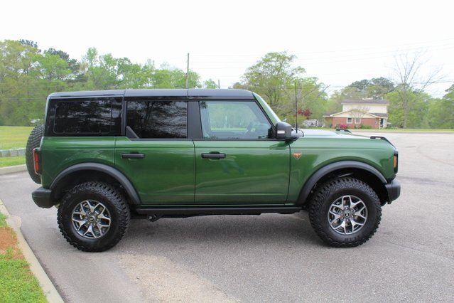 New 2025 Ford Bronco Badlands image 3