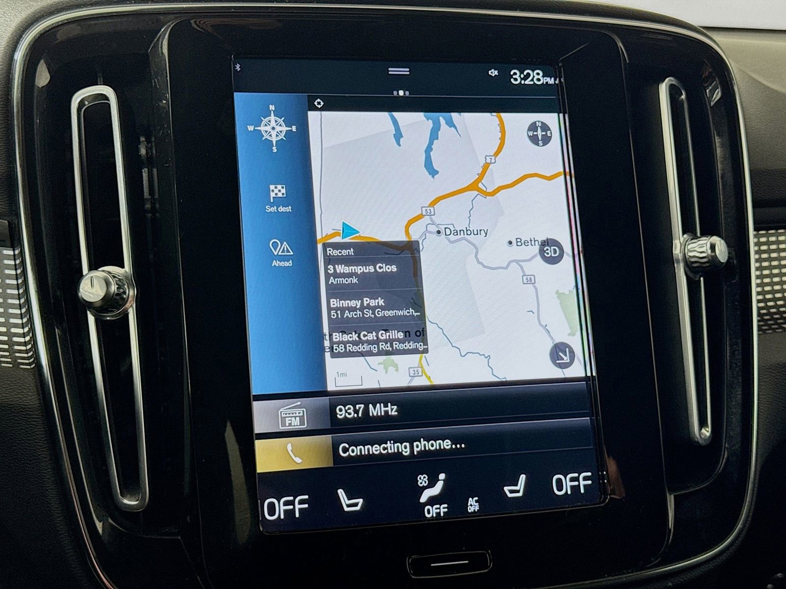 Used 2021 Volvo XC40 T5 R-Design image 18