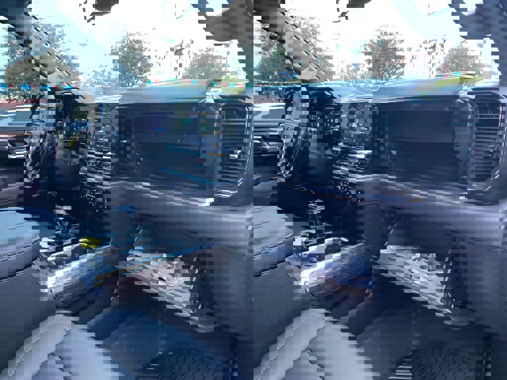 Used 2025 Chevrolet Silverado 1500 LT Trail Boss w/ Convenience Package II image 22