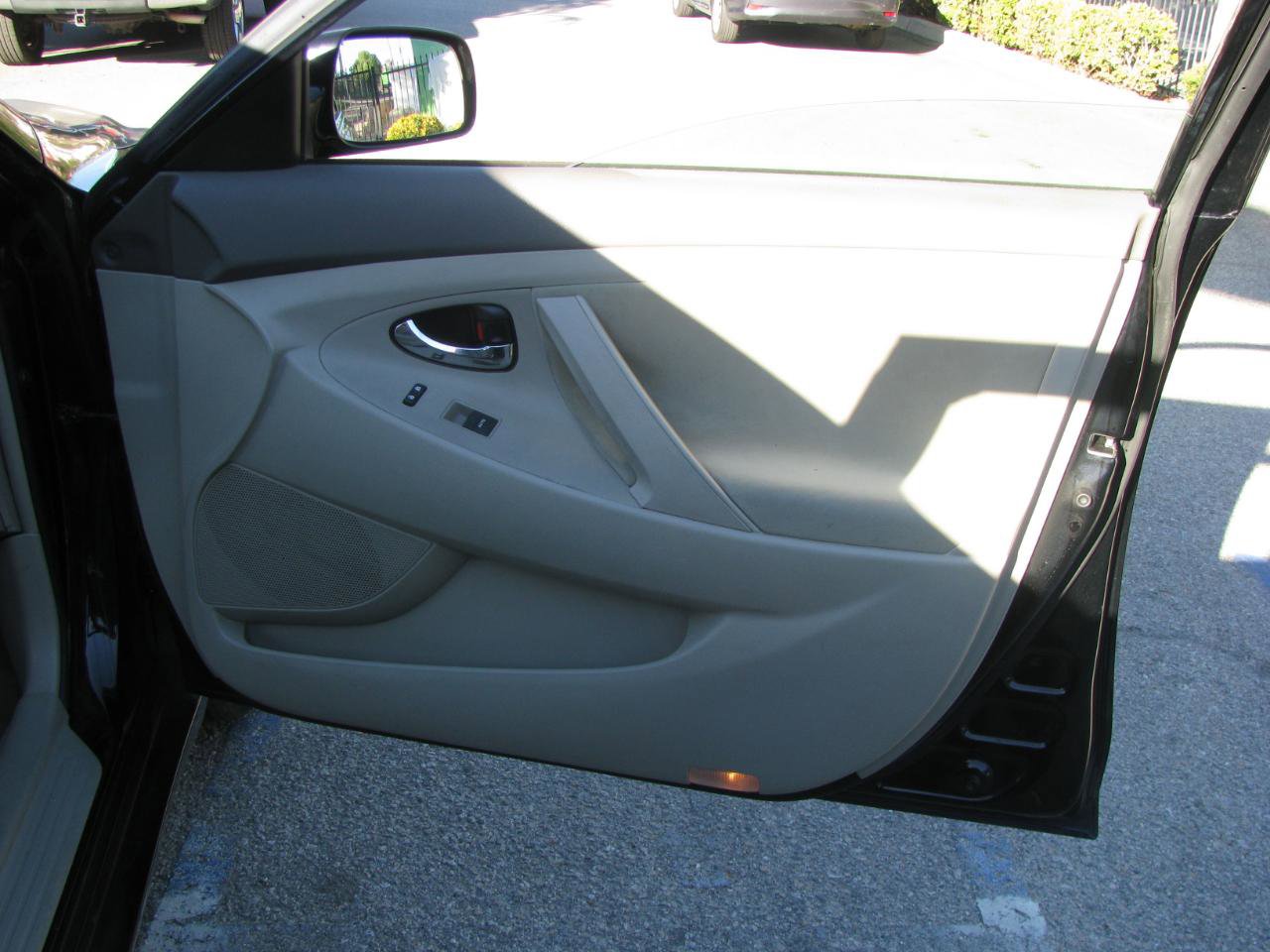 Used 2011 Toyota Camry LE w/ LE Extra-Value Pkg image 12