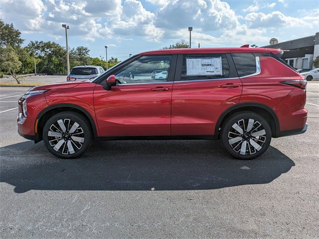 New 2025 Mitsubishi Outlander SE image 8