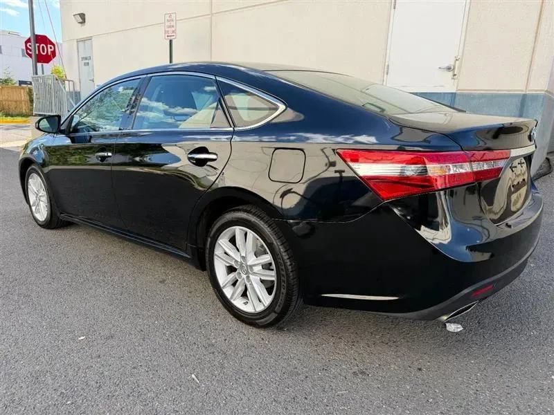Used 2013 Toyota Avalon XLE Touring FWD image 12