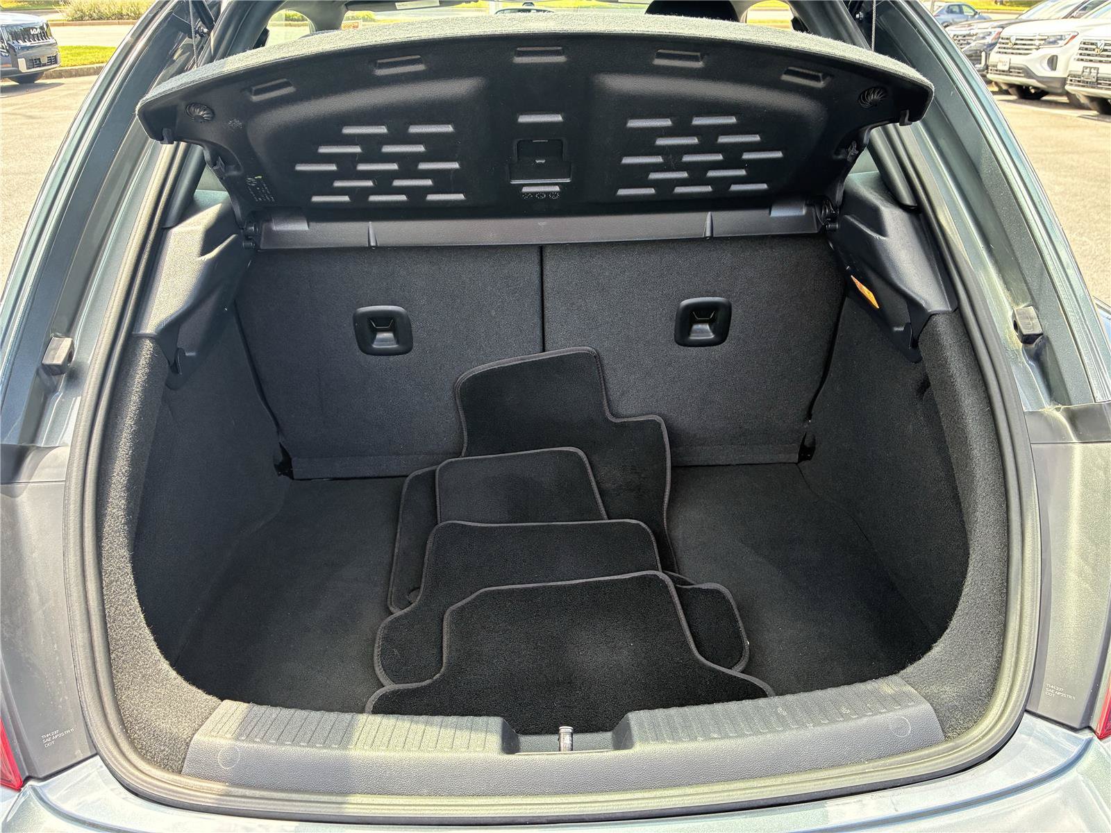 Used 2019 Volkswagen Beetle 2.0T S FWD image 21