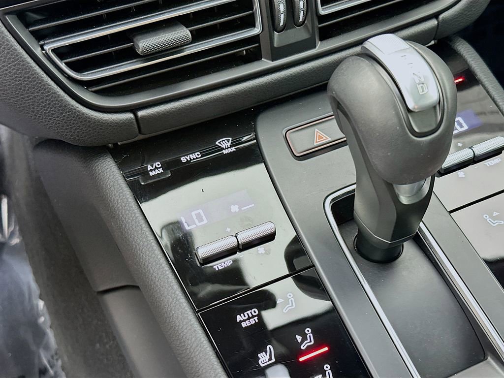 New 2025 Porsche Macan AWD/4WD image 18