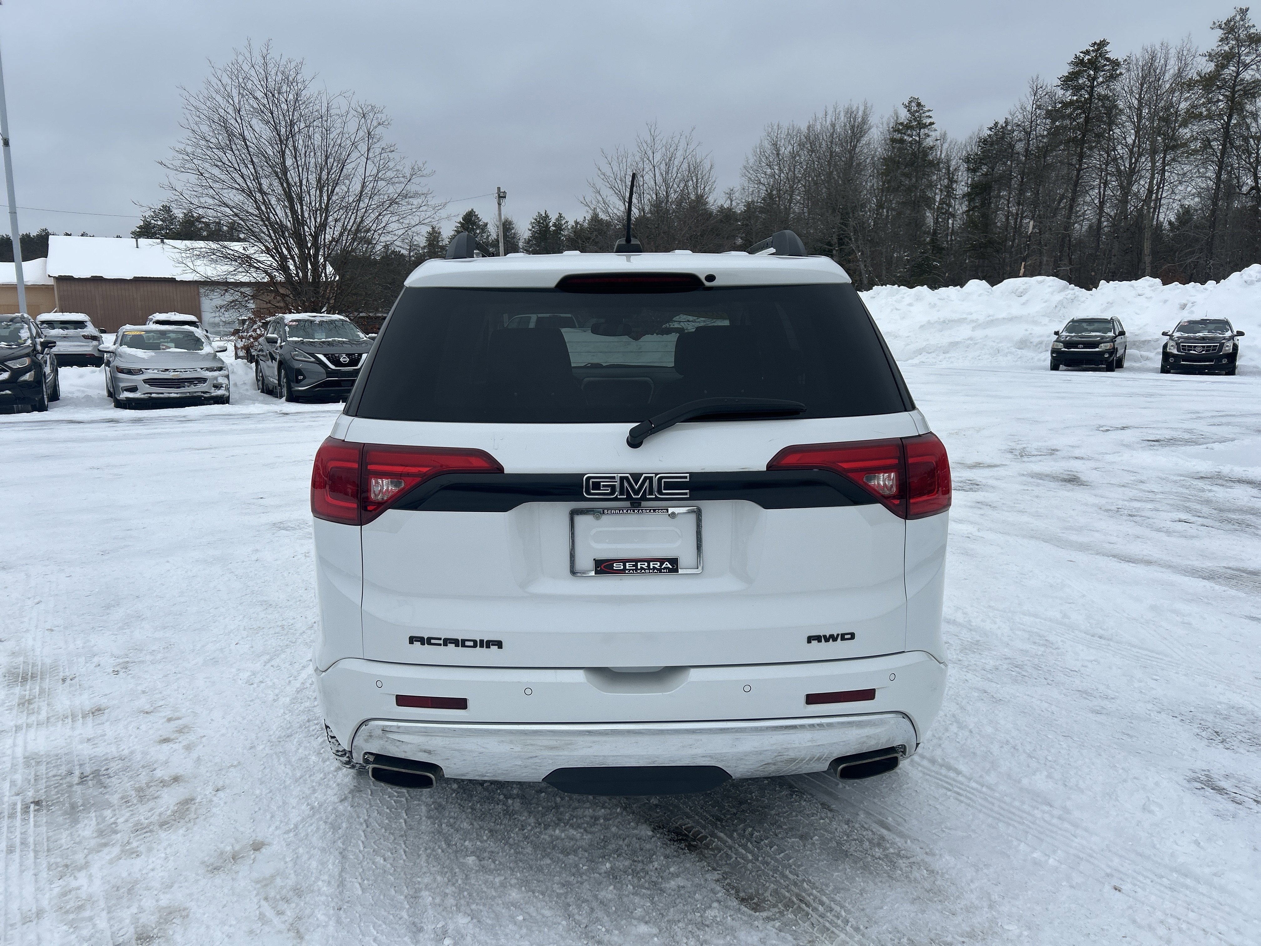 Used 2019 GMC Acadia Denali image 4