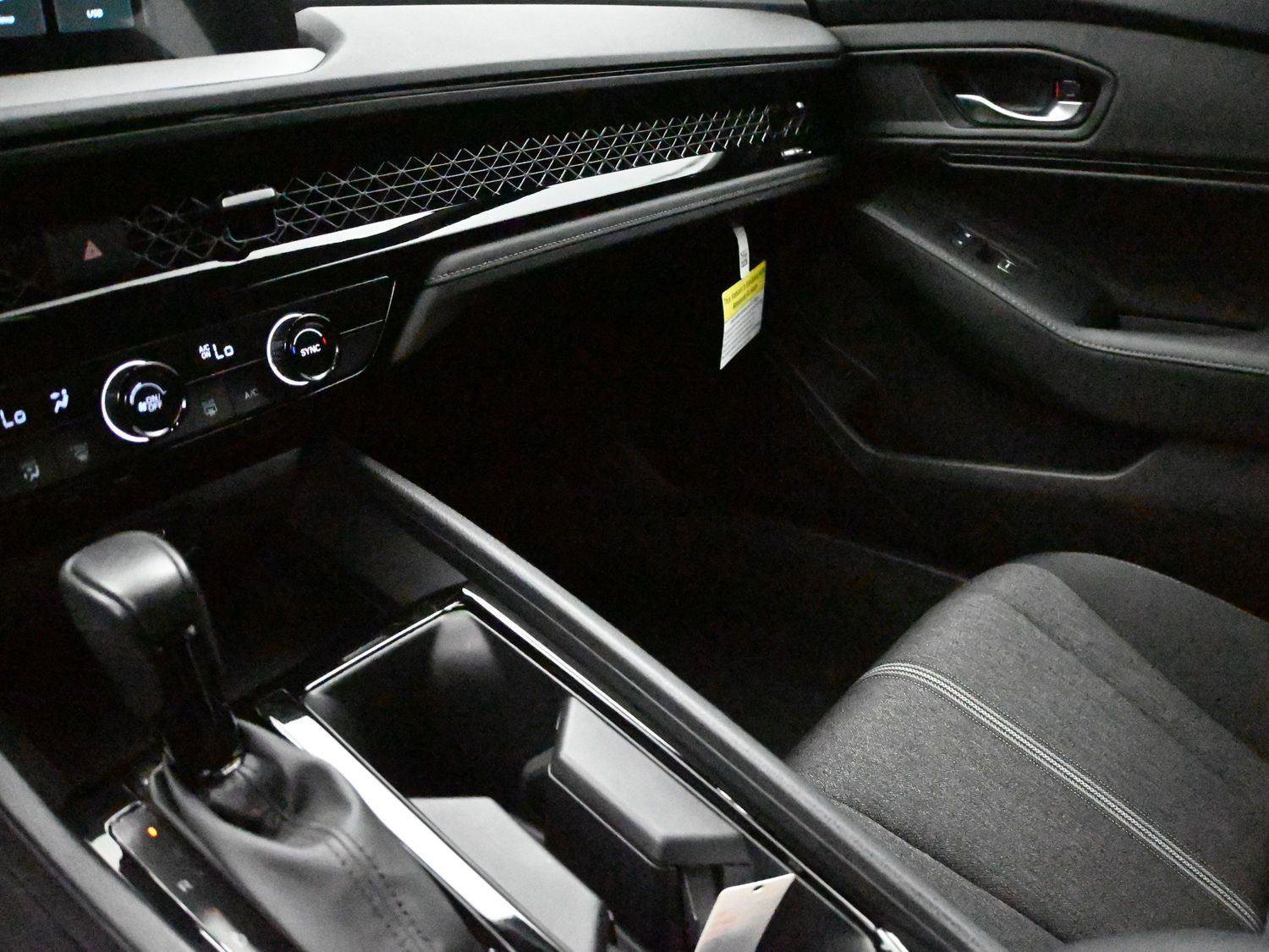 Used 2024 Honda Accord Sport image 4