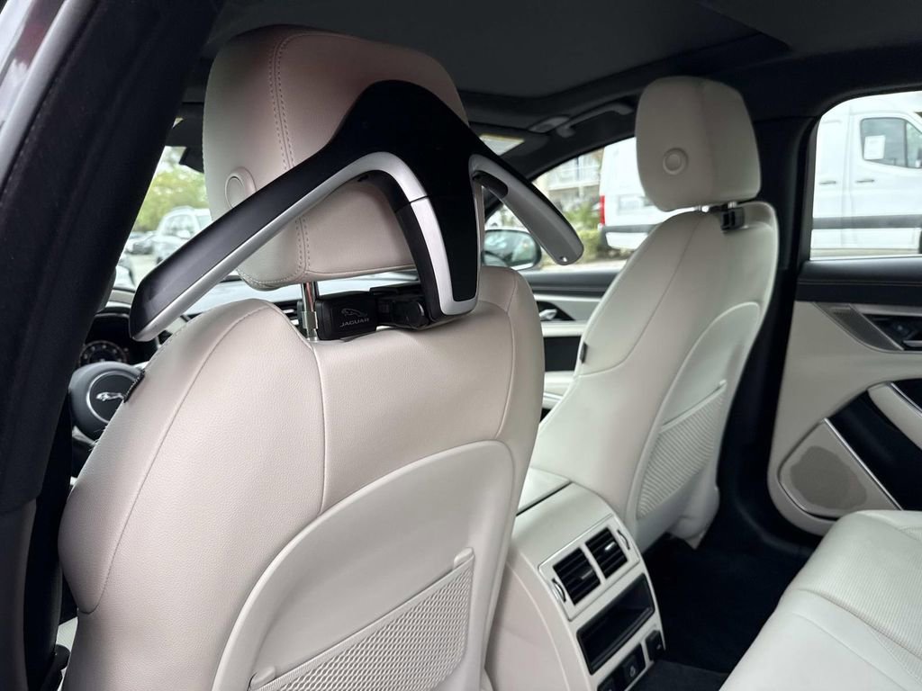 Used 2024 Jaguar XF R-Dynamic SE image 15