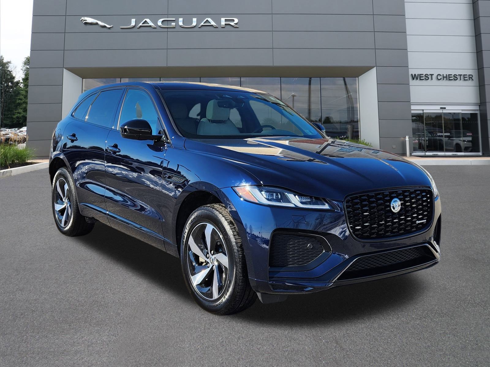 Certified 2025 Jaguar F-PACE R-Dynamic S image 2