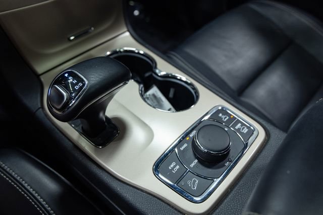 Used 2015 Jeep Grand Cherokee Overland AWD/4WD image 19