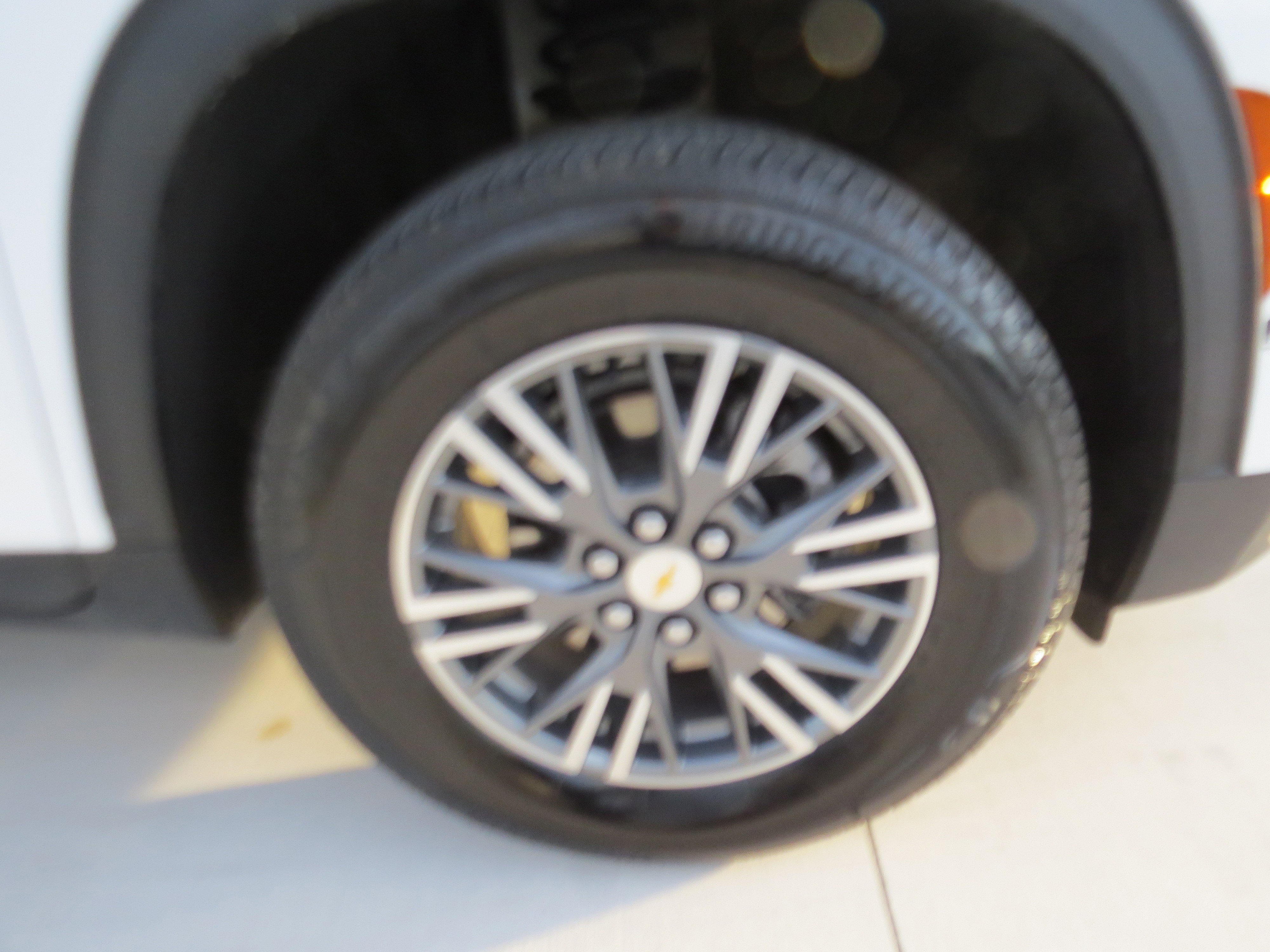 Used 2025 Chevrolet Traverse LT image 9