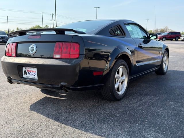 Used 2009 Ford Mustang GT RWD image 5