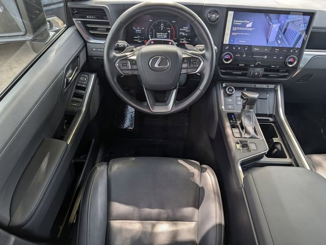 Used 2024 Lexus GX 550 w/ Accessory Package (2T) image 12