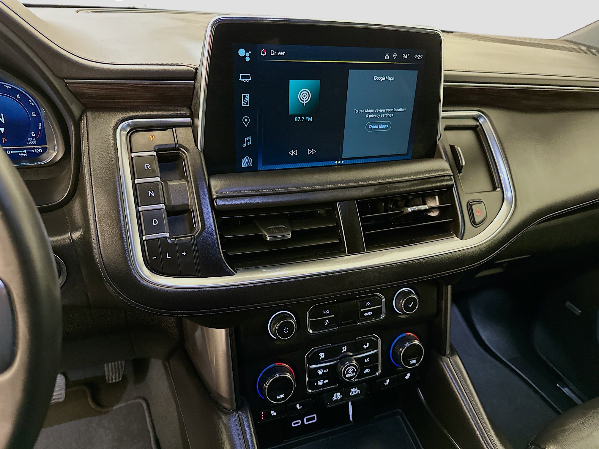 Used 2024 Chevrolet Suburban LT image 26