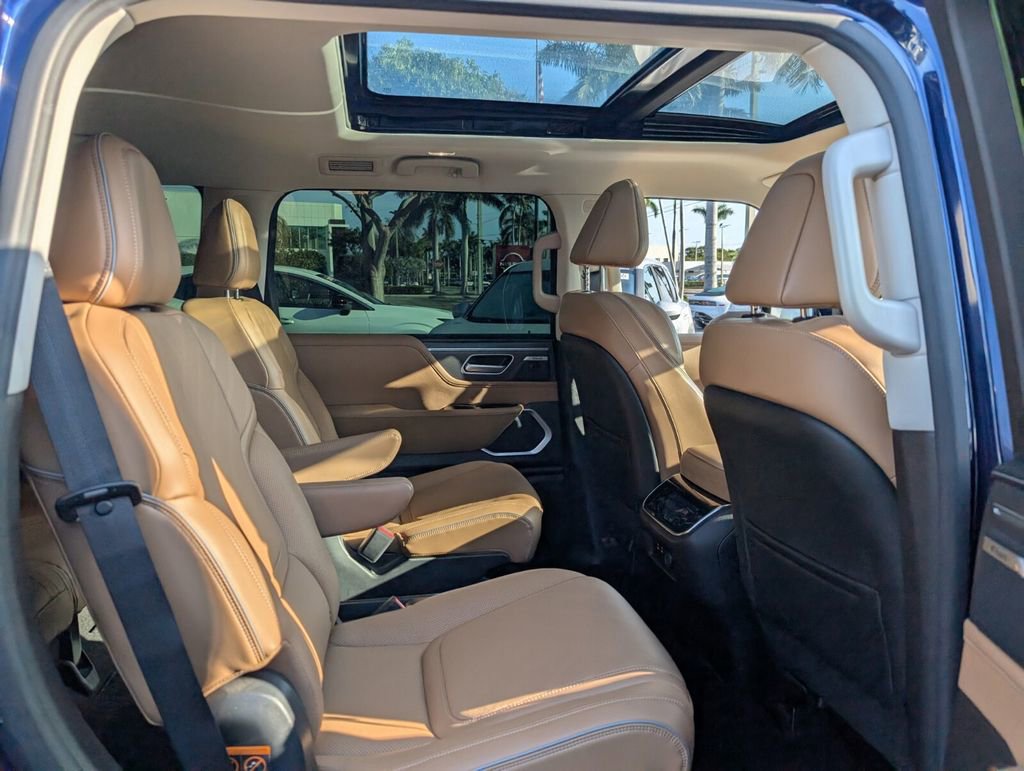 Used 2025 INFINITI QX80 Luxe image 16