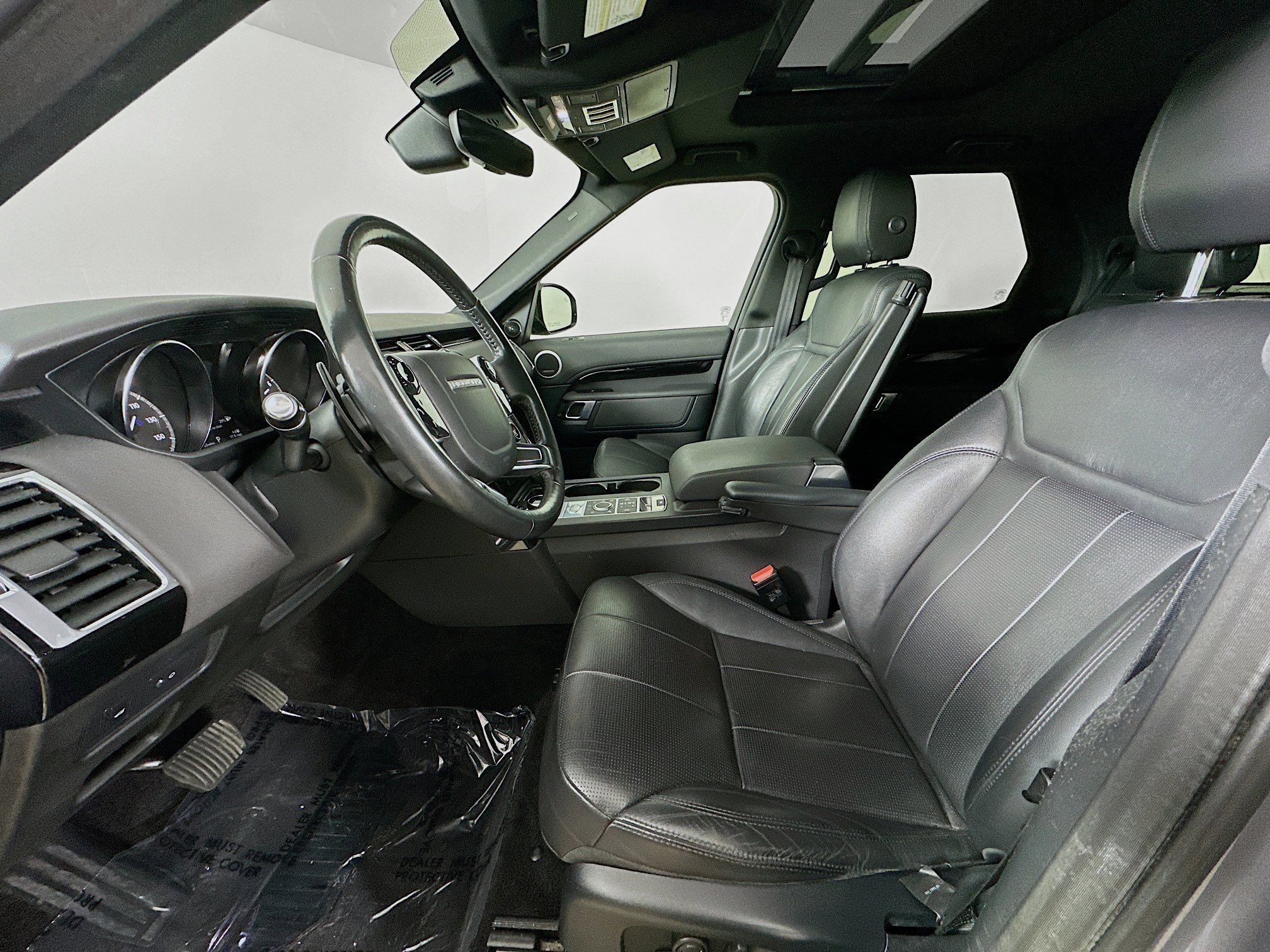 Used 2020 Land Rover Discovery SE image 32