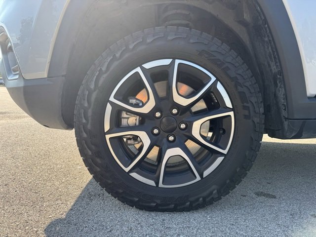 Used 2024 Jeep Compass Trailhawk image 8