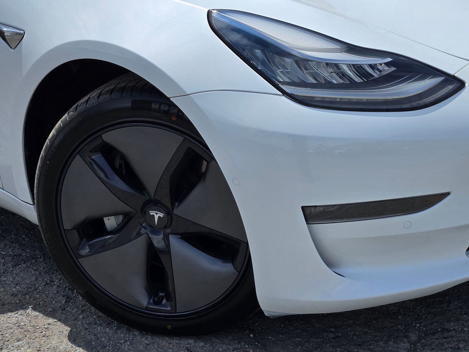 Used 2018 Tesla Model 3 Long Range RWD image 9