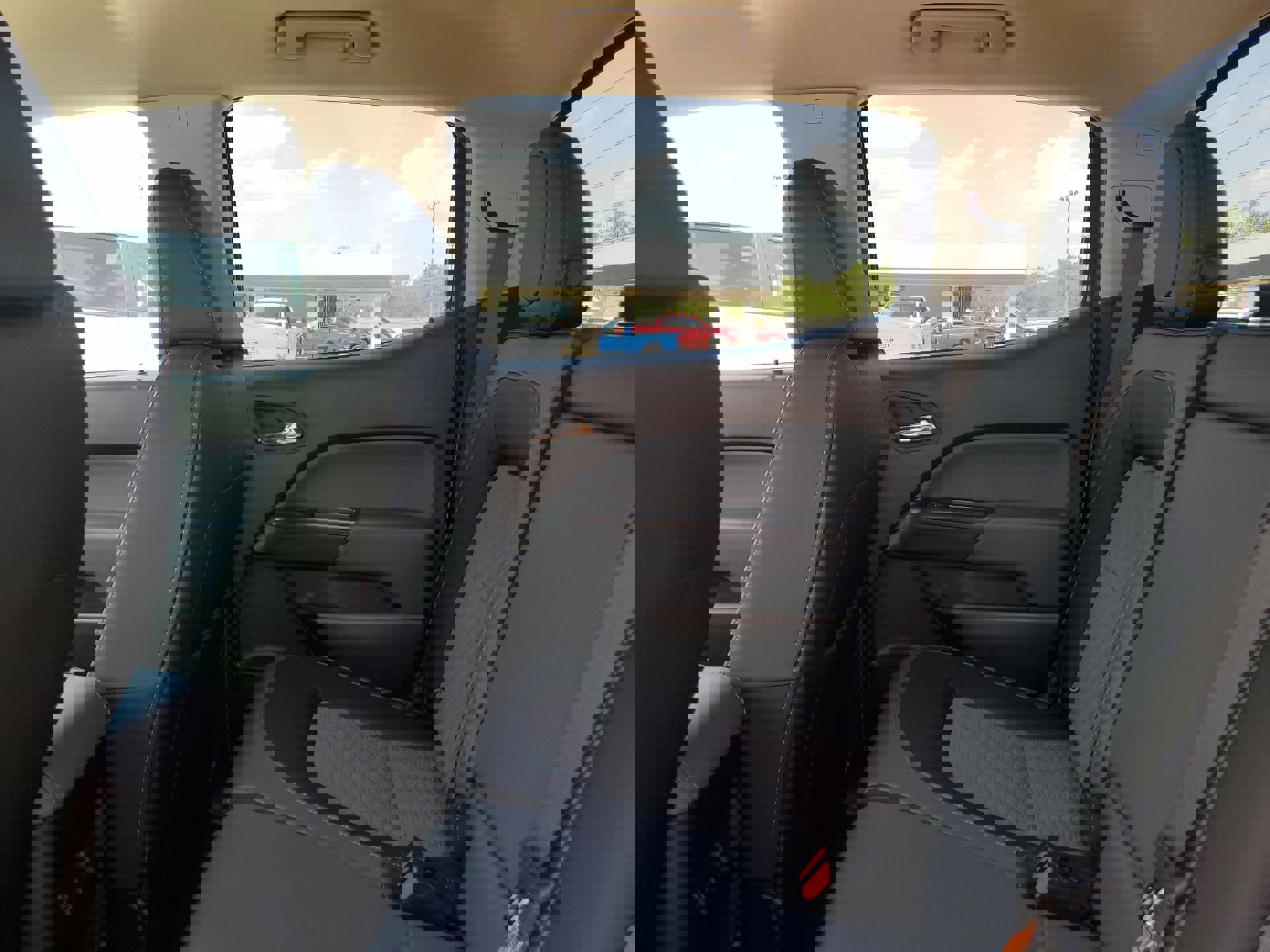 Used 2018 Chevrolet Colorado Z71 AWD/4WD image 30