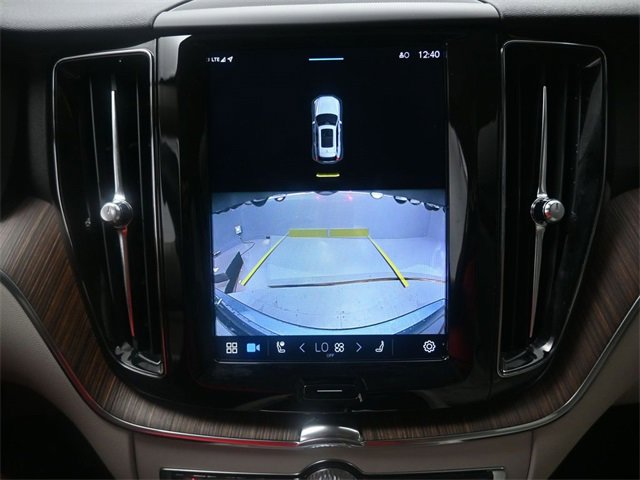 Used 2022 Volvo XC60 B5 Momentum w/ Climate Package image 12
