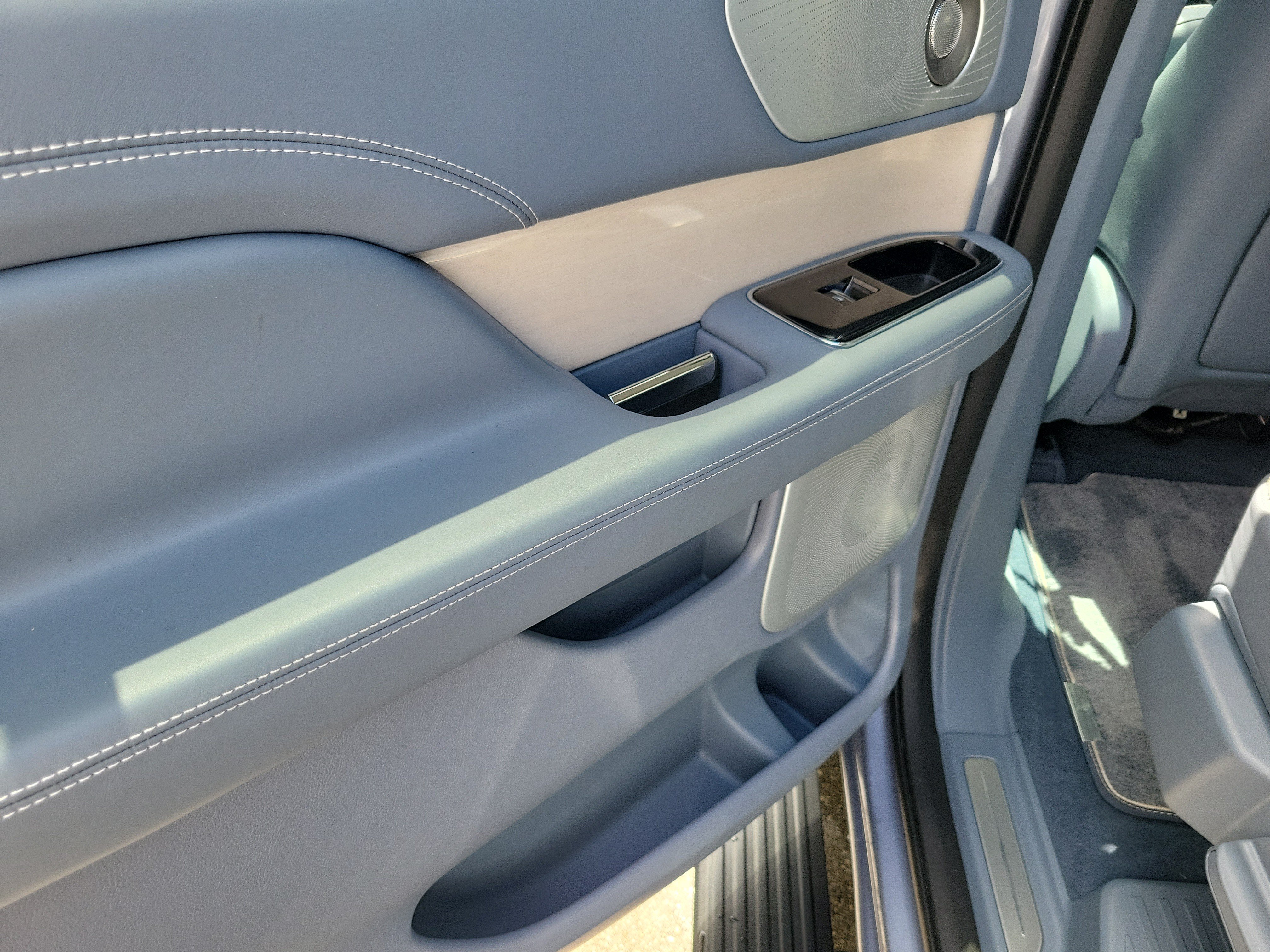 Certified 2024 Lincoln Navigator Black Label AWD/4WD image 7