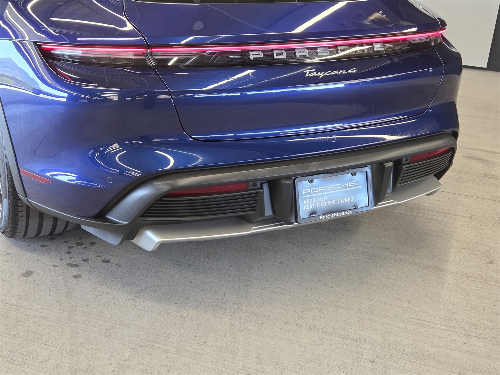 Used 2022 Porsche Taycan 4 Cross Turismo image 8